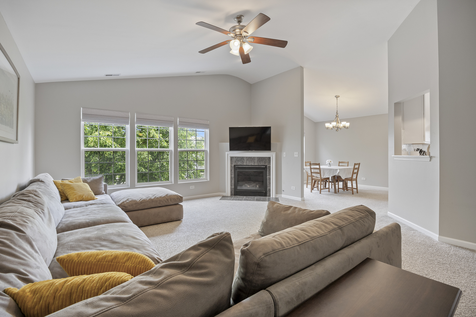 Property Photo: 3132 Ollerton Avenue IL 60502