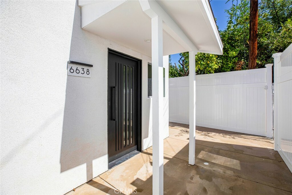 Property Photo:  6638 Lindley Avenue  CA 91335 