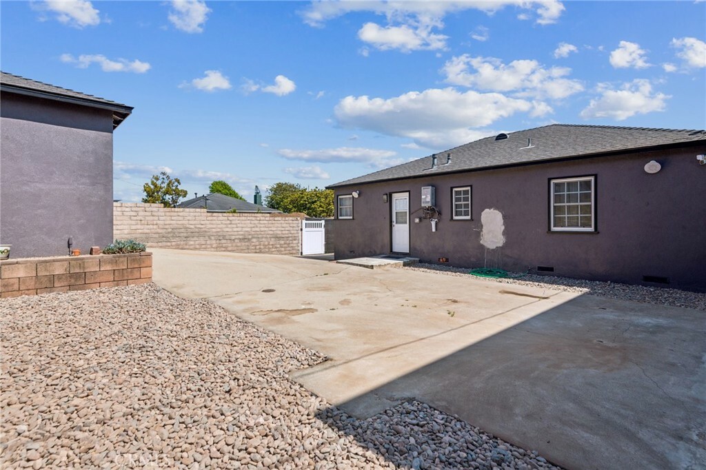 Property Photo:  703 Avenue D  CA 90277 