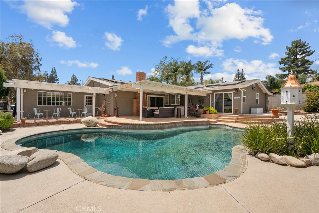 Property Photo: 11144 Viking Avenue CA 91326