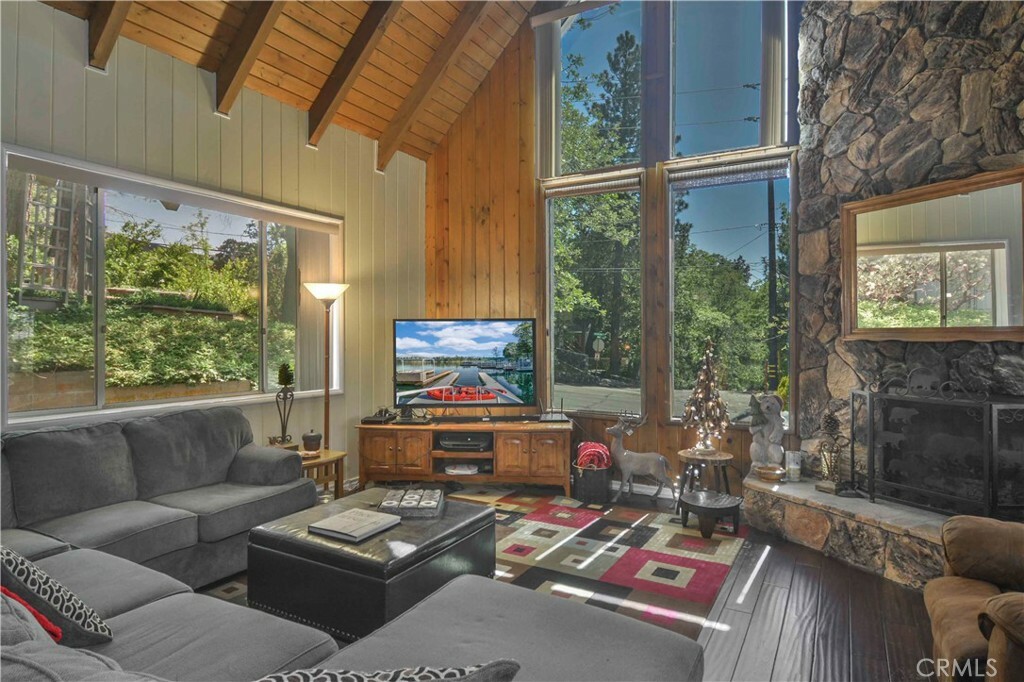 Property Photo: 1353 Golden Rule Lane CA 92352