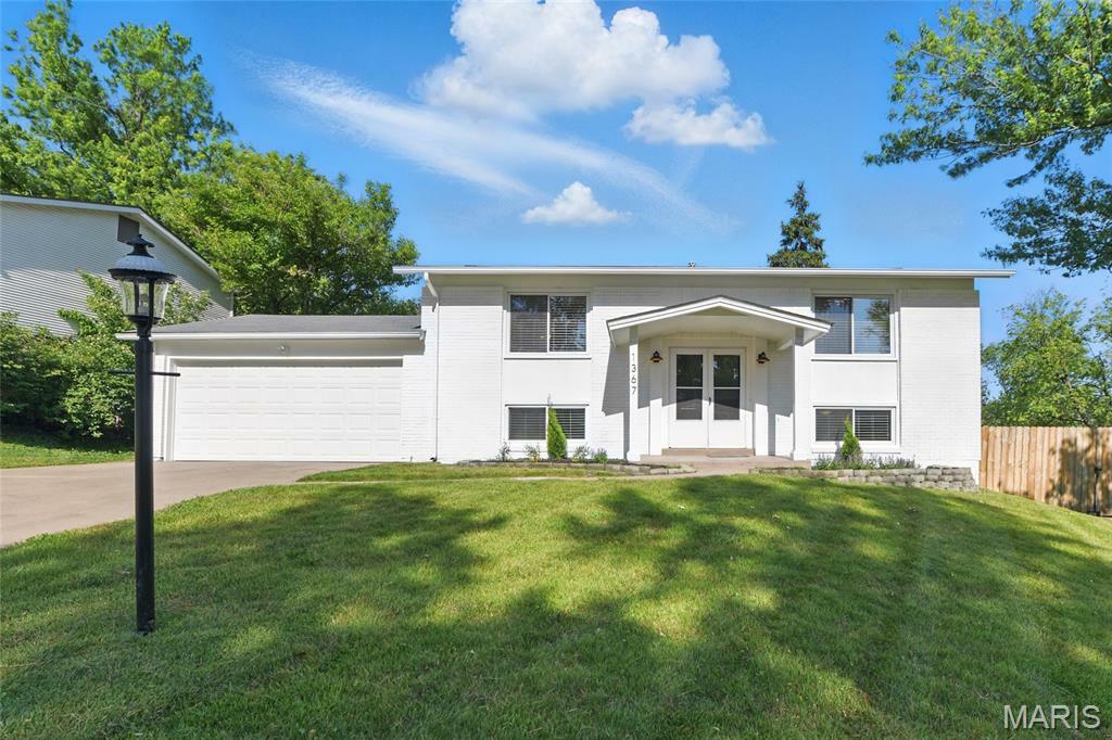 Property Photo: 1367 Glenrock Drive MO 63043