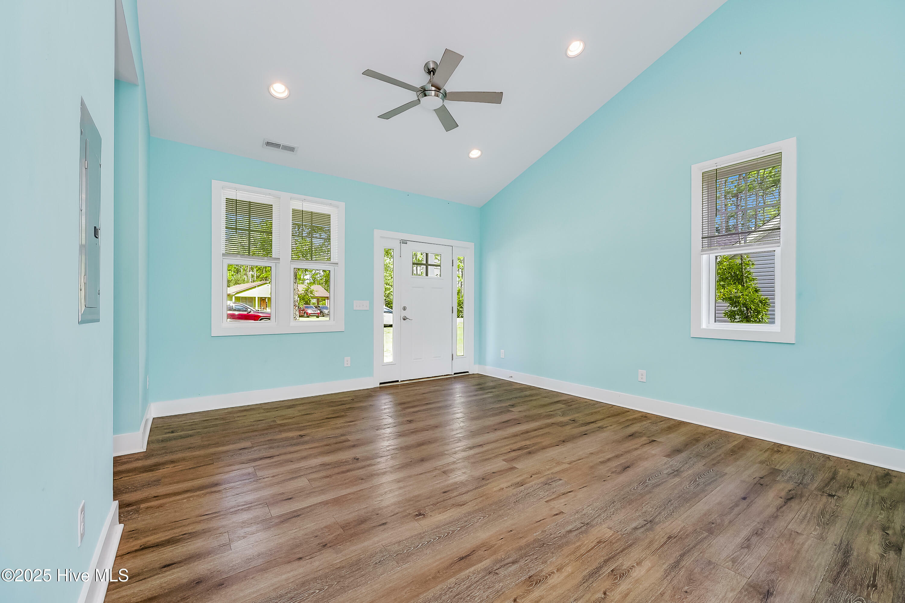 Property Photo: 1858 E Boiling Spring Road NC 28461