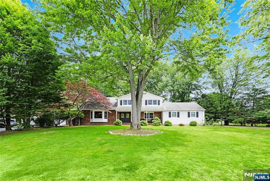 Property Photo:  66 Hoffman Court  NJ 07675 