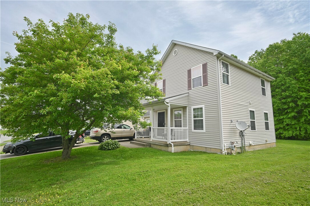 Property Photo: 2019 Warwick Avenue OH 44505