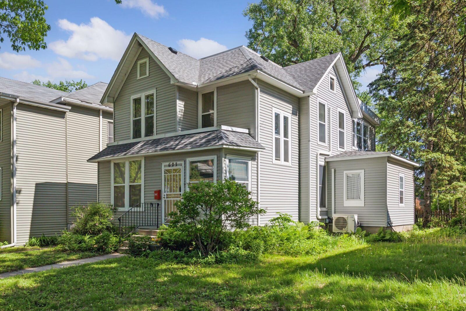 Property Photo: 621 6th Street SE MN 55414