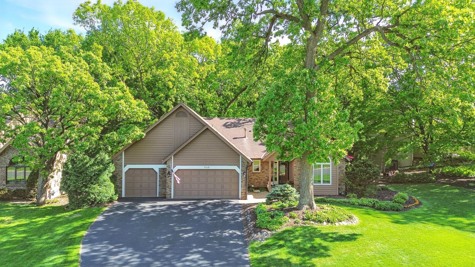 Property Photo:  685 Stonewood Road  MN 55123 