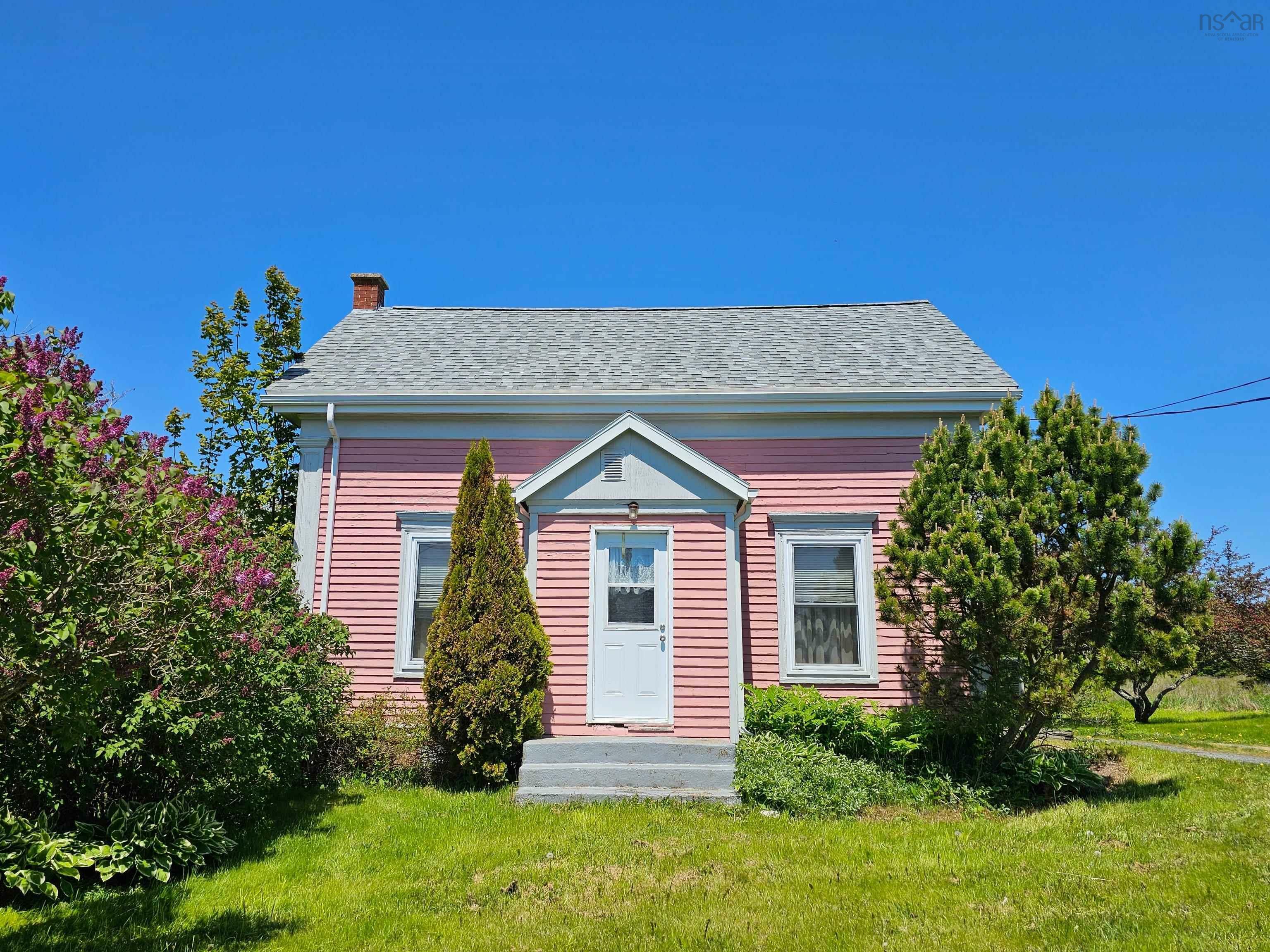 Property Photo: 8041 Highway 215 NS B0N 1T0