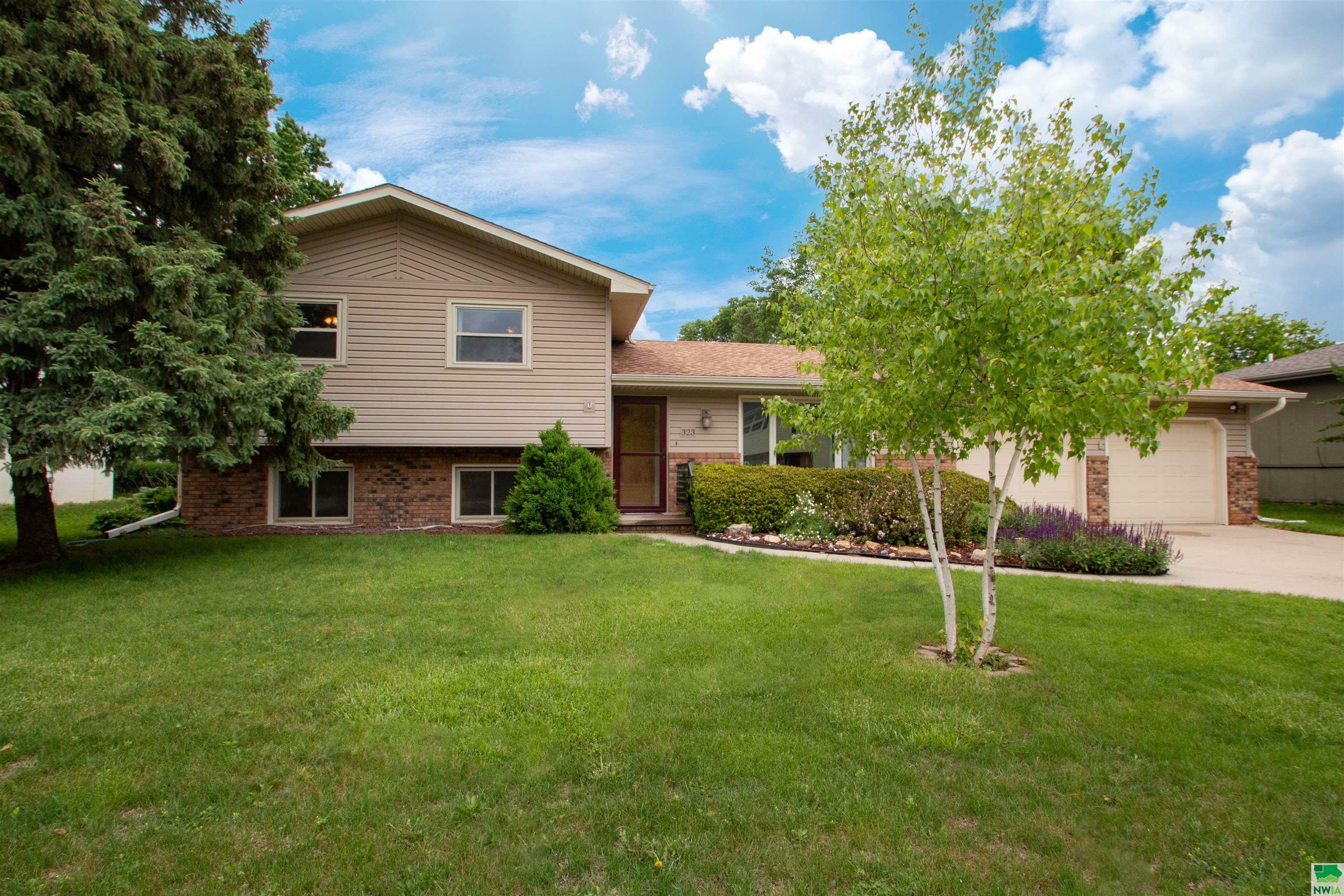 Property Photo: 323 S Ridge Dr NE 68776