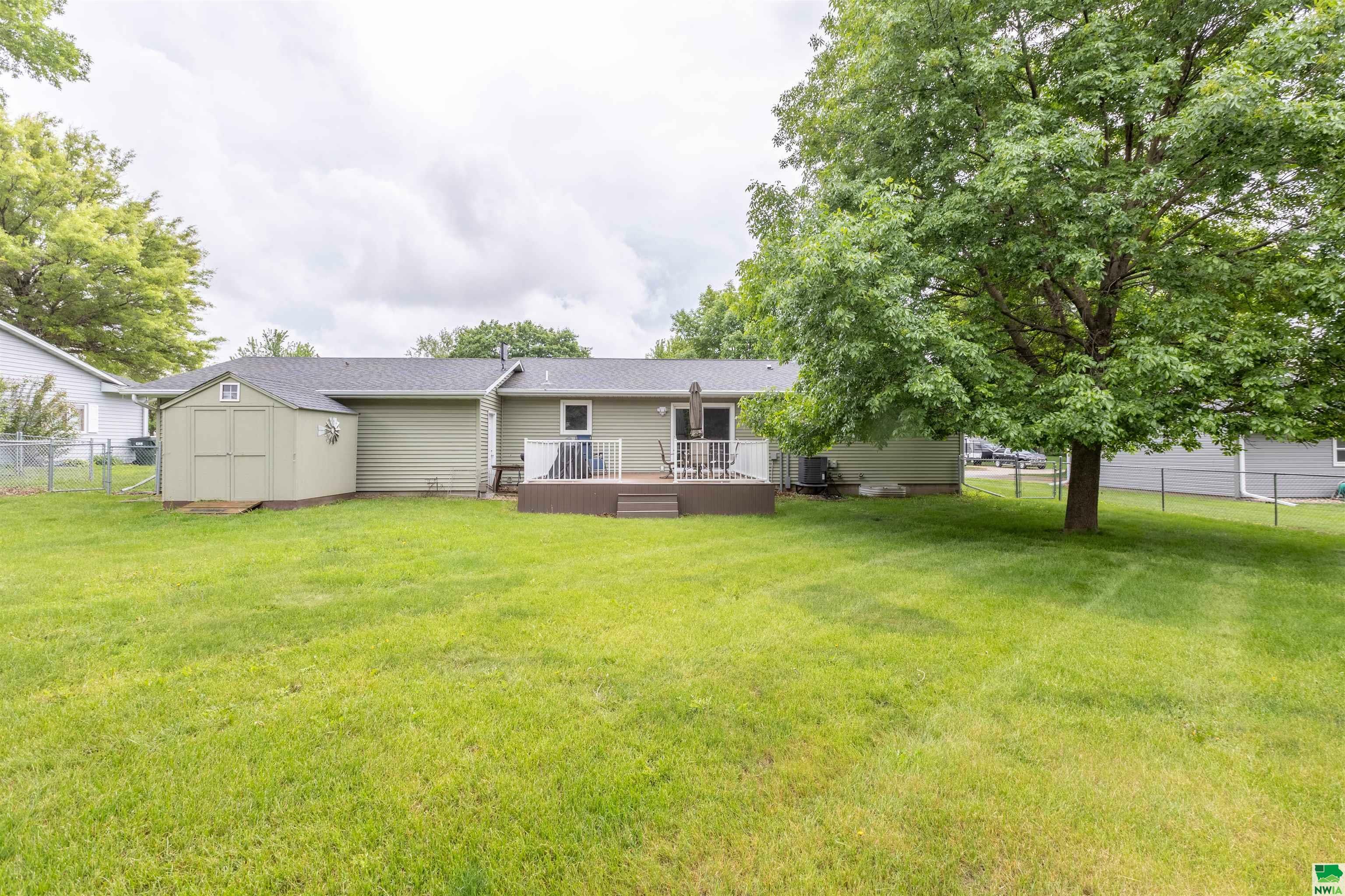 Property Photo:  785 Glen Drive  IA 51039 