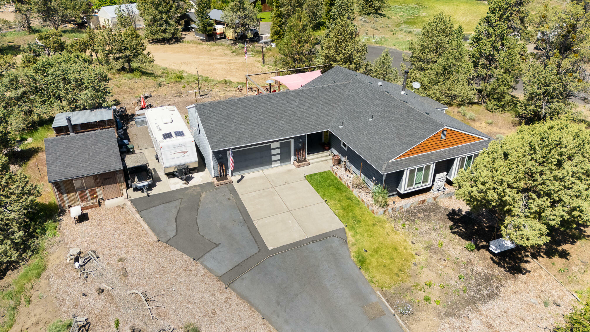 Property Photo: 64911 Glacier View Drive OR 97703