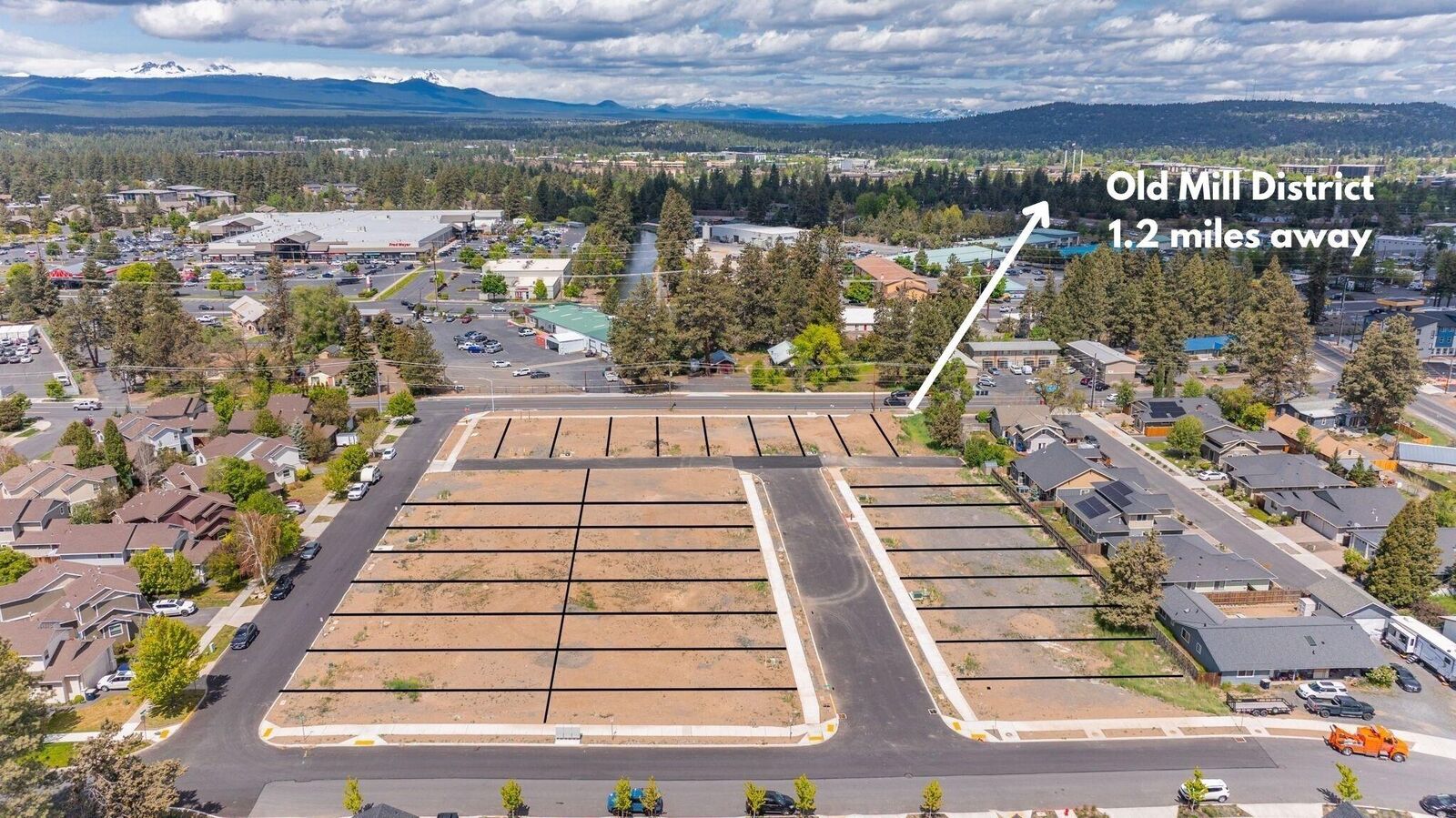 Property Photo: 61528 Parrell Road OR 97702