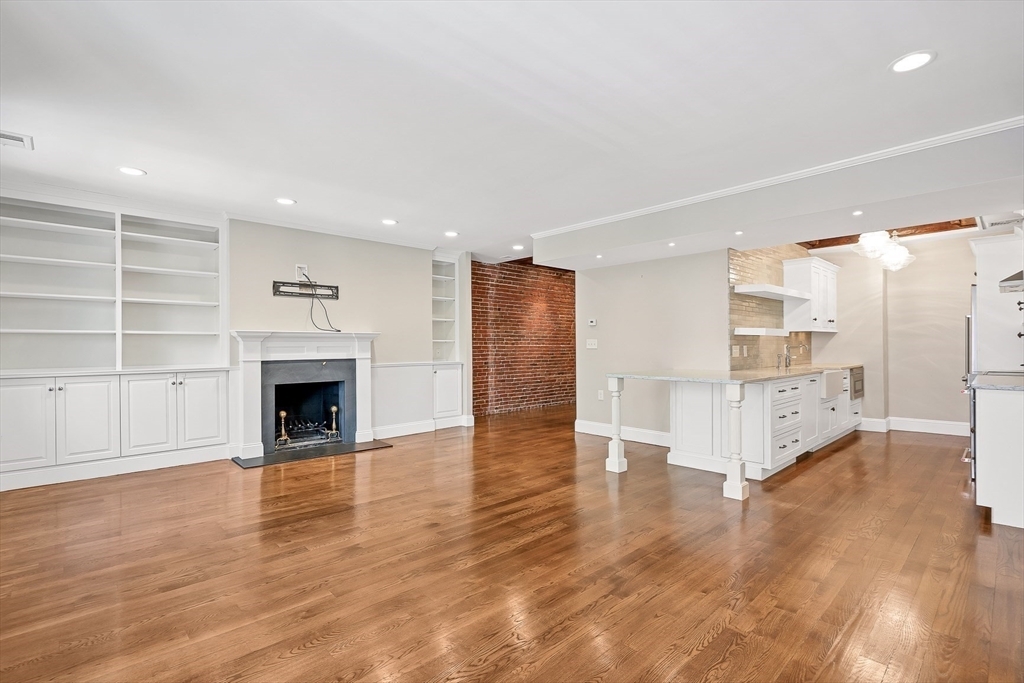 Property Photo: 343 Commercial St 301 MA 02109