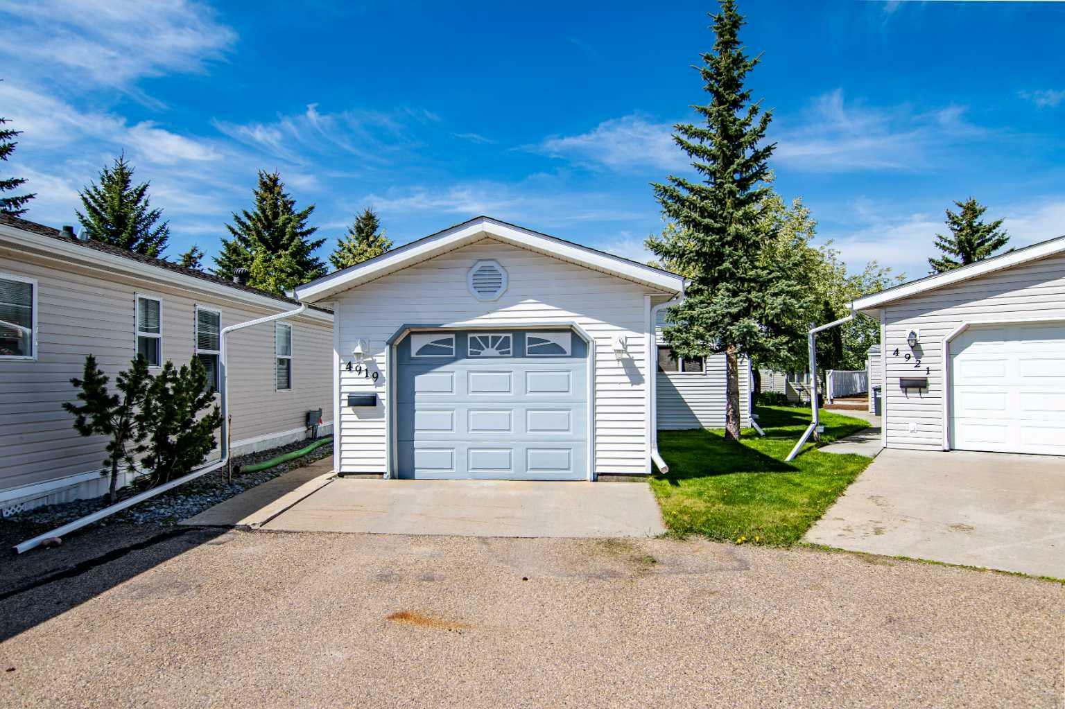 4919 Dorchester Avenue  Red Deer AB T4R 2Z8 photo