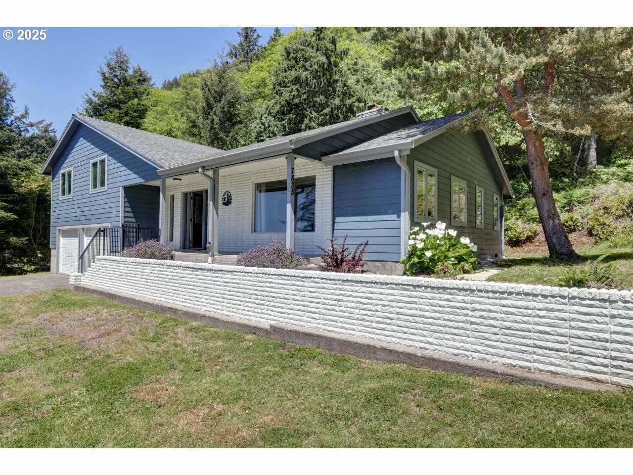 Property Photo: 7835 Sunset Dr OR 97131