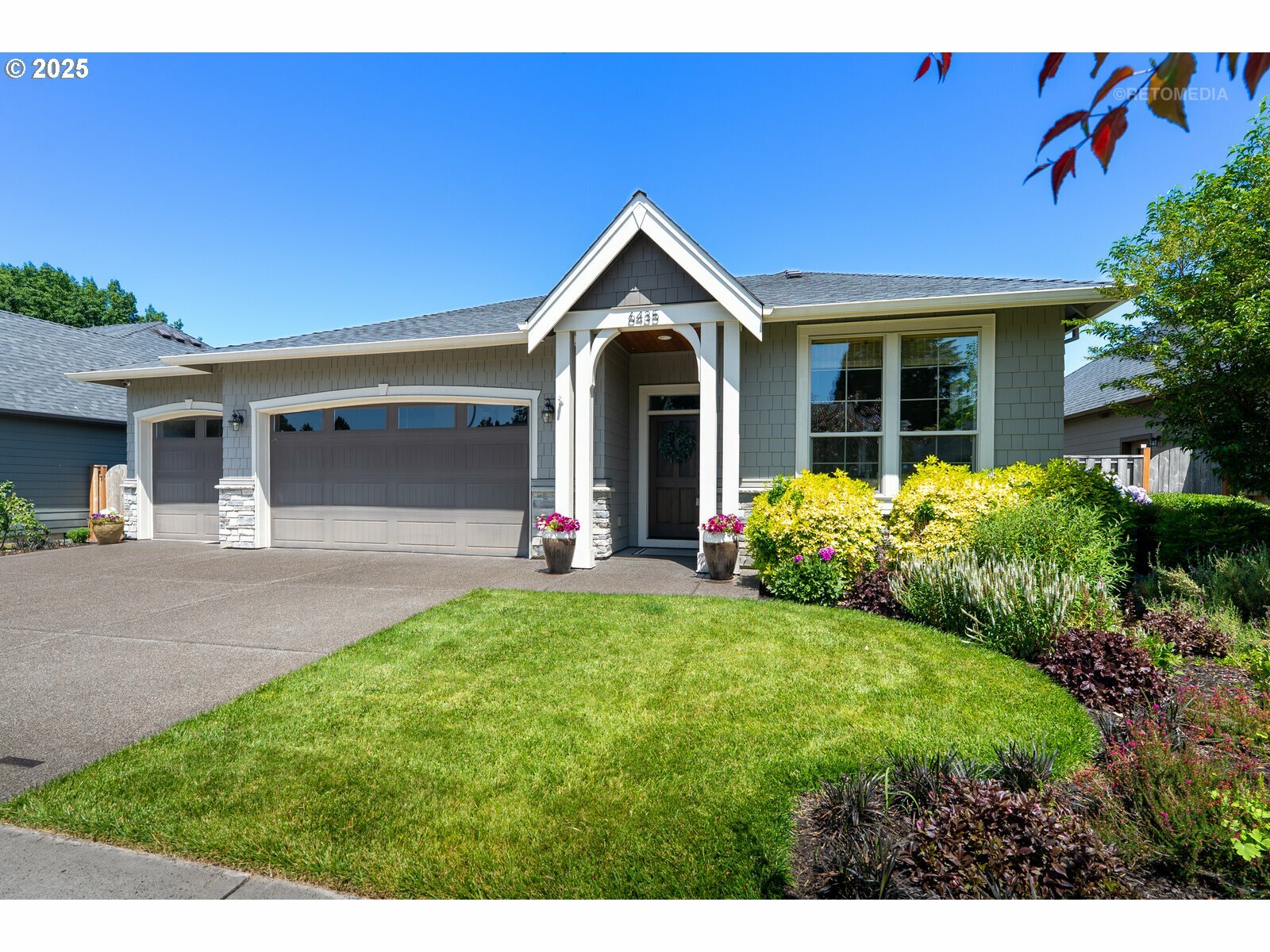 Property Photo: 6435 SE Ketchum St OR 97267