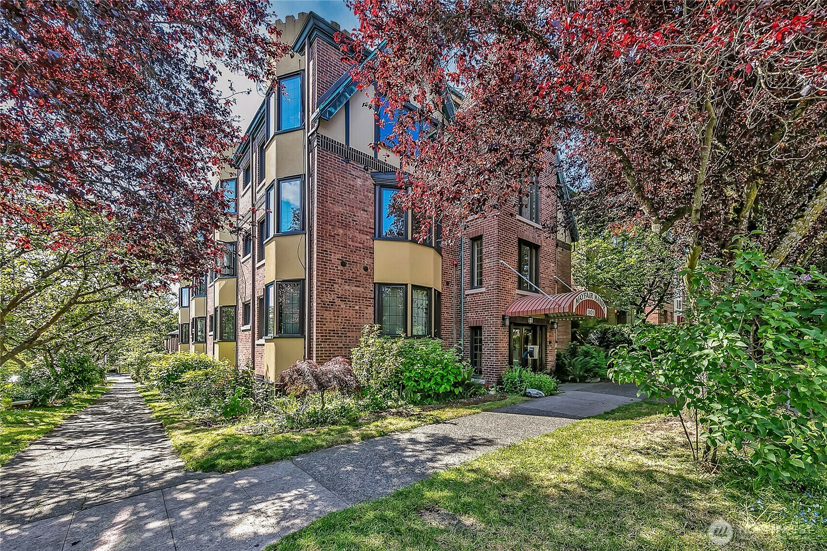 Property Photo:  1101  17th Avenue 403  WA 98122 