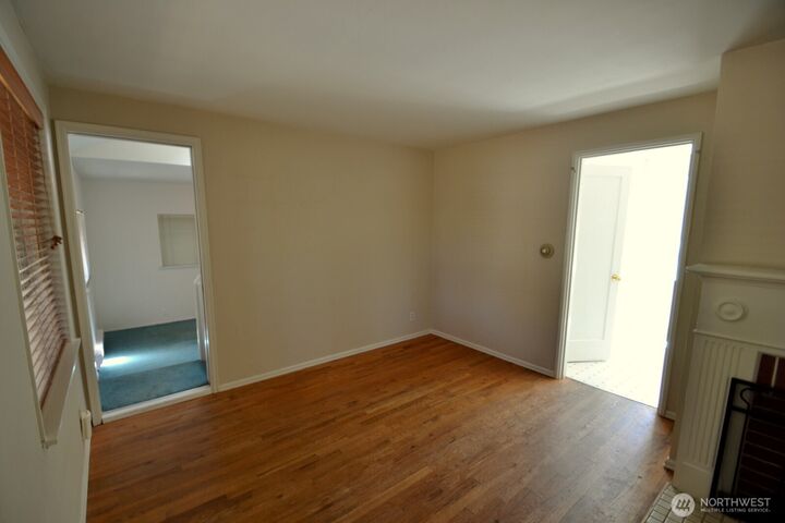 Property Photo:  13702  Densmore Avenue N  WA 98133 