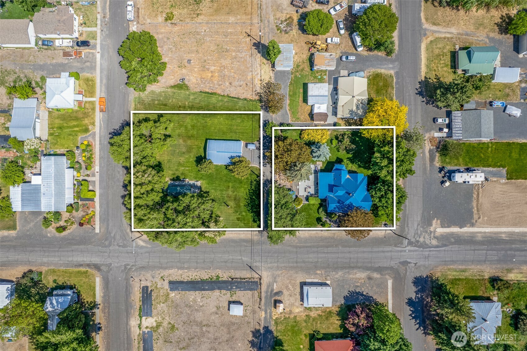 Property Photo:  202  2nd & 204 Spokane Street N  WA 98860 
