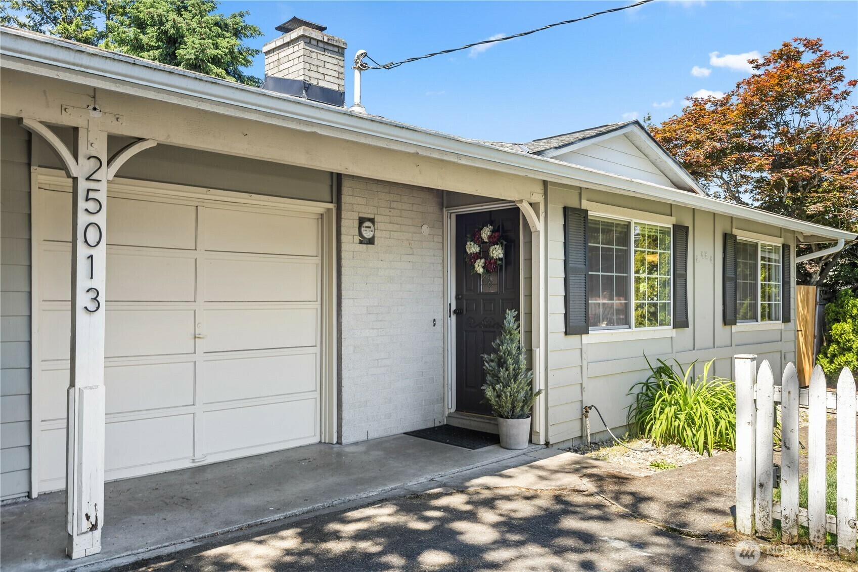 Property Photo: 25013 34th Avenue S WA 98032