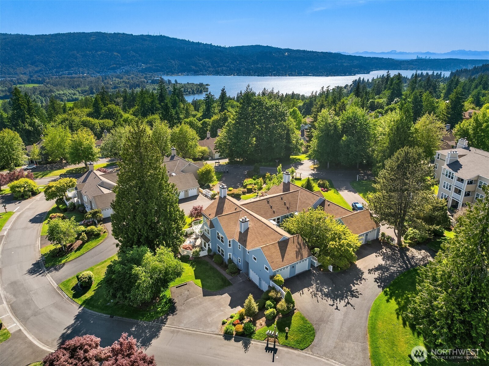 Property Photo: 22446 SE 42nd Terrace 2221 WA 98029