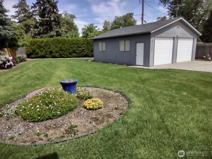 Property Photo:  29 E Tietan  WA 99362 