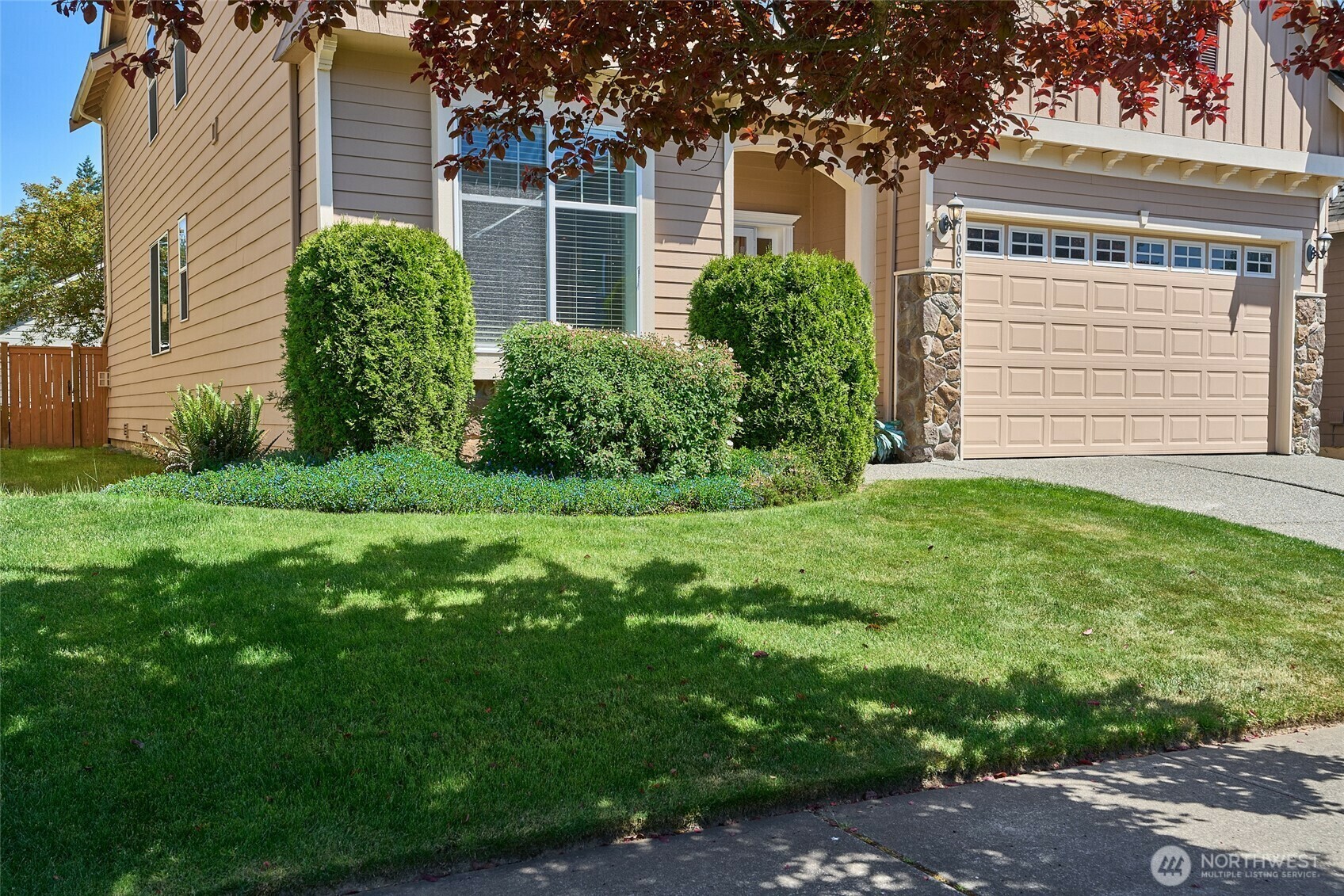 Property Photo: 27006 229th Pl SE WA 98038
