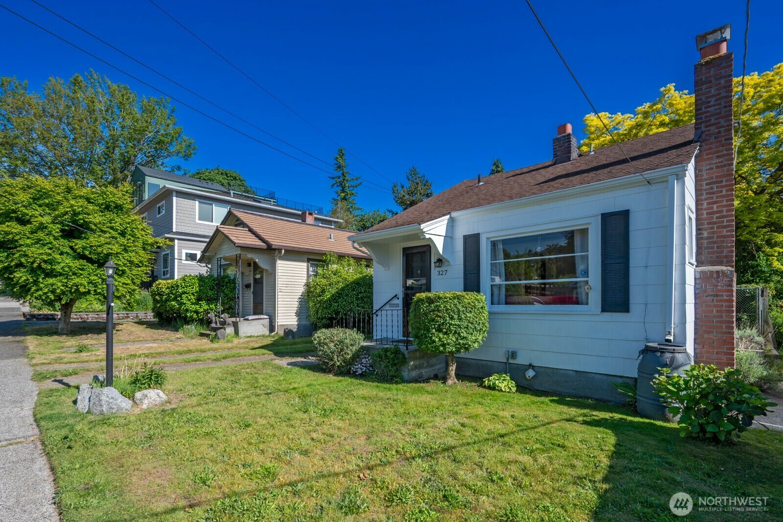 Property Photo: 327 NE 90th Street WA 98115