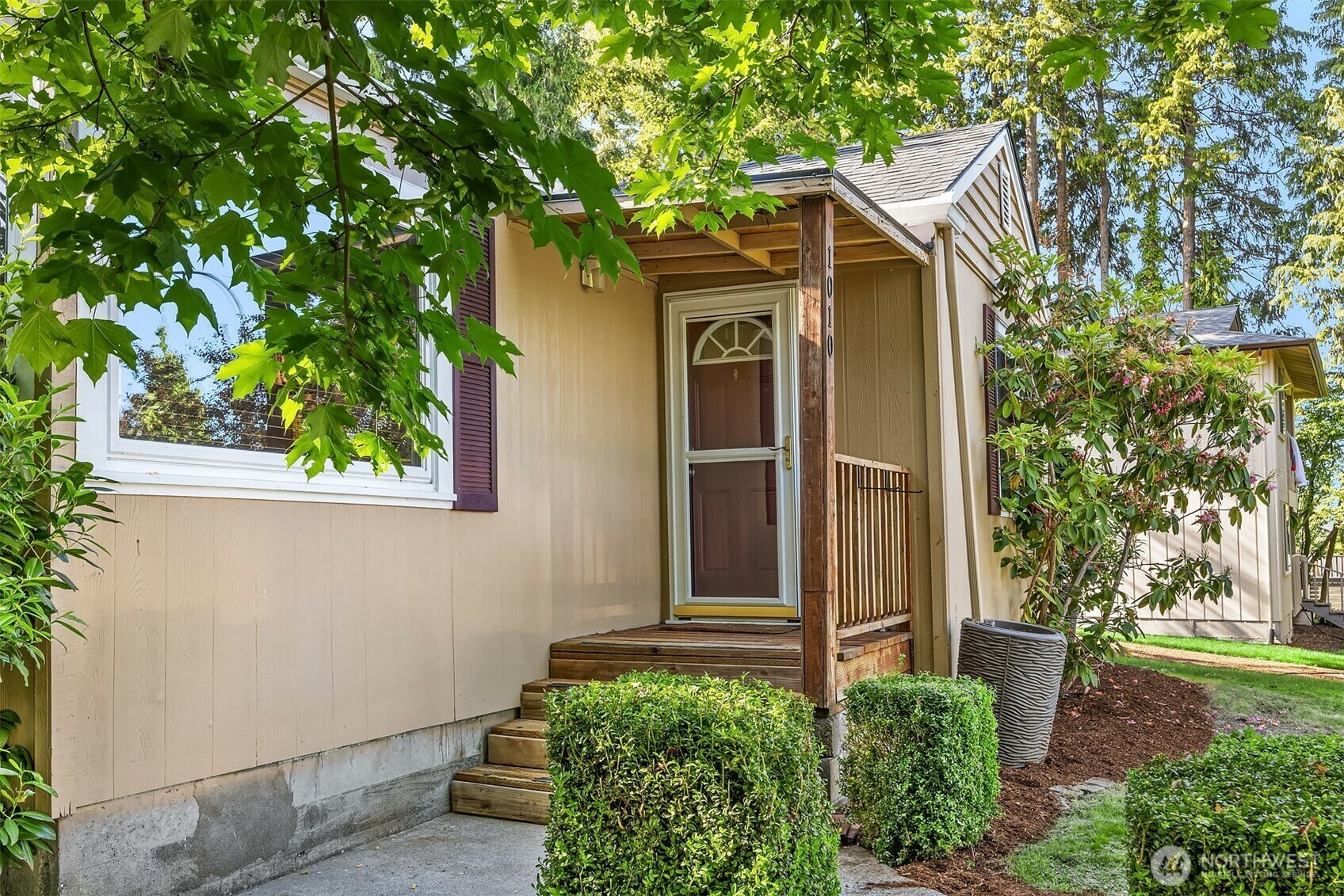 Property Photo: 1010 E Marine View Drive WA 98201