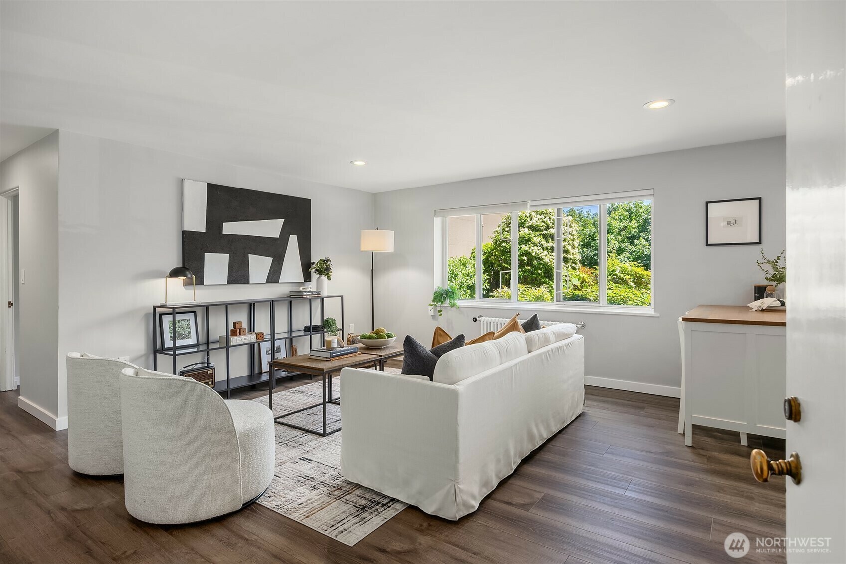 Property Photo: 1800 Taylor Avenue N 1 WA 98109