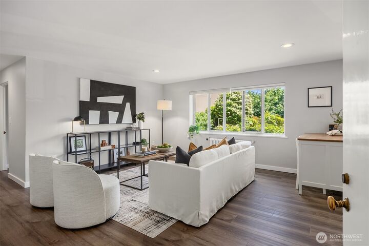 Property Photo:  1800  Taylor Avenue N 1  WA 98109