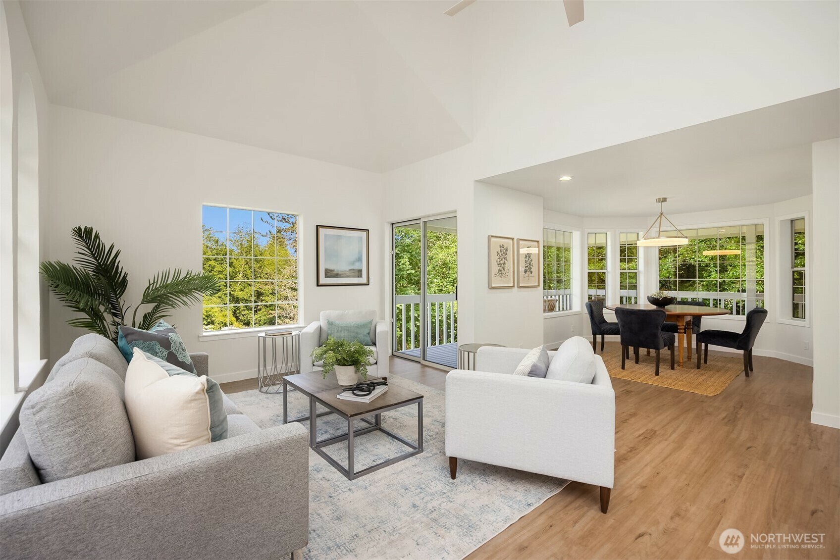 Property Photo: 8021 NE Sandpiper Lane WA 98110