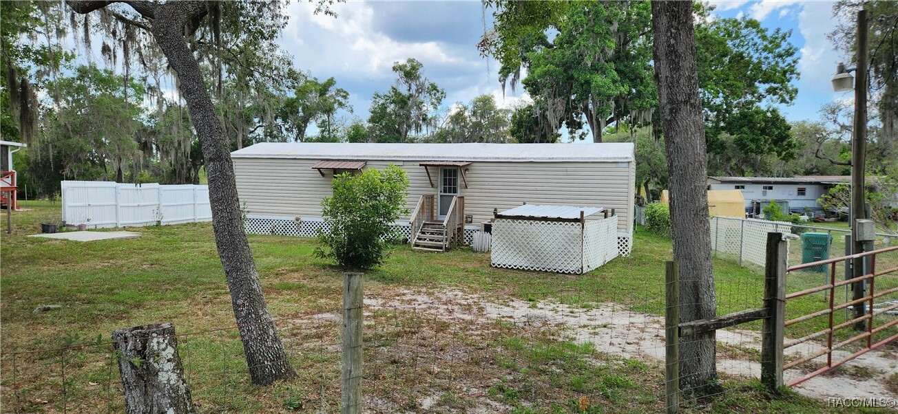 Property Photo: 1630 N Point Lonesome Road FL 34453