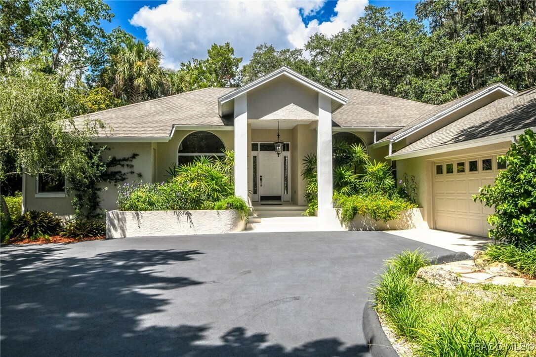 Property Photo: 750 NW Snug Harbor Road FL 34428