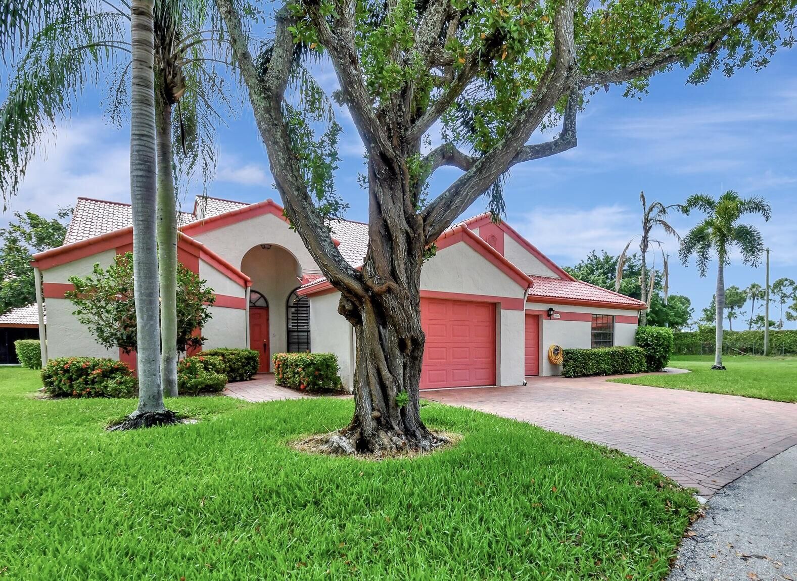 Property Photo:  7644 Lexington Club Boulevard A  FL 33446 