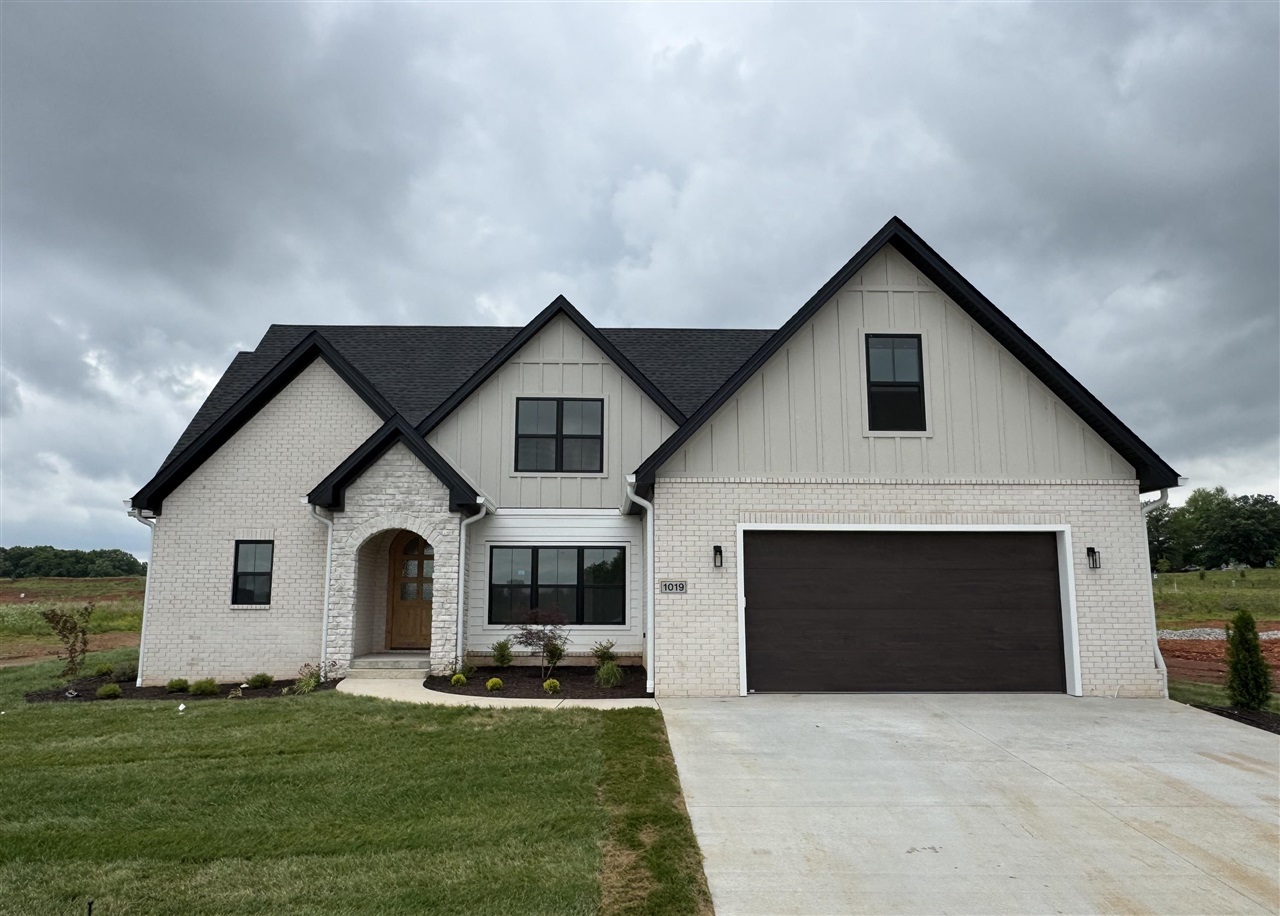 Property Photo: 1019 Paddlers Way KY 42122