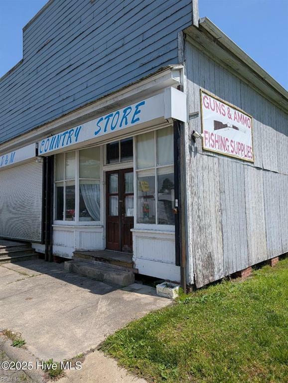 Property Photo: 209 Main St NC 27976
