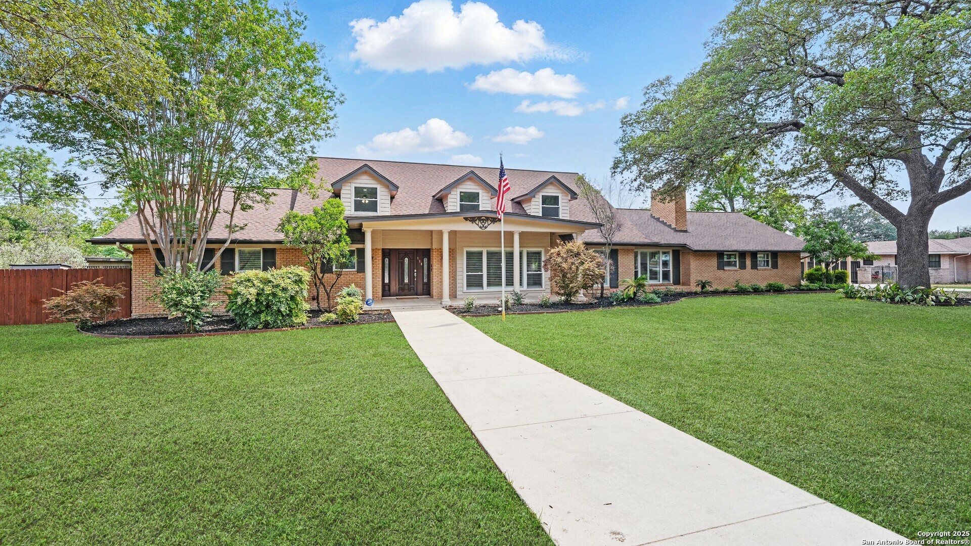 Property Photo: 116 Riviera TX 78213