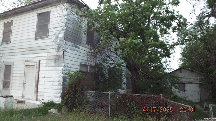 609 Ruiz Street  San Antonio TX 78207 photo