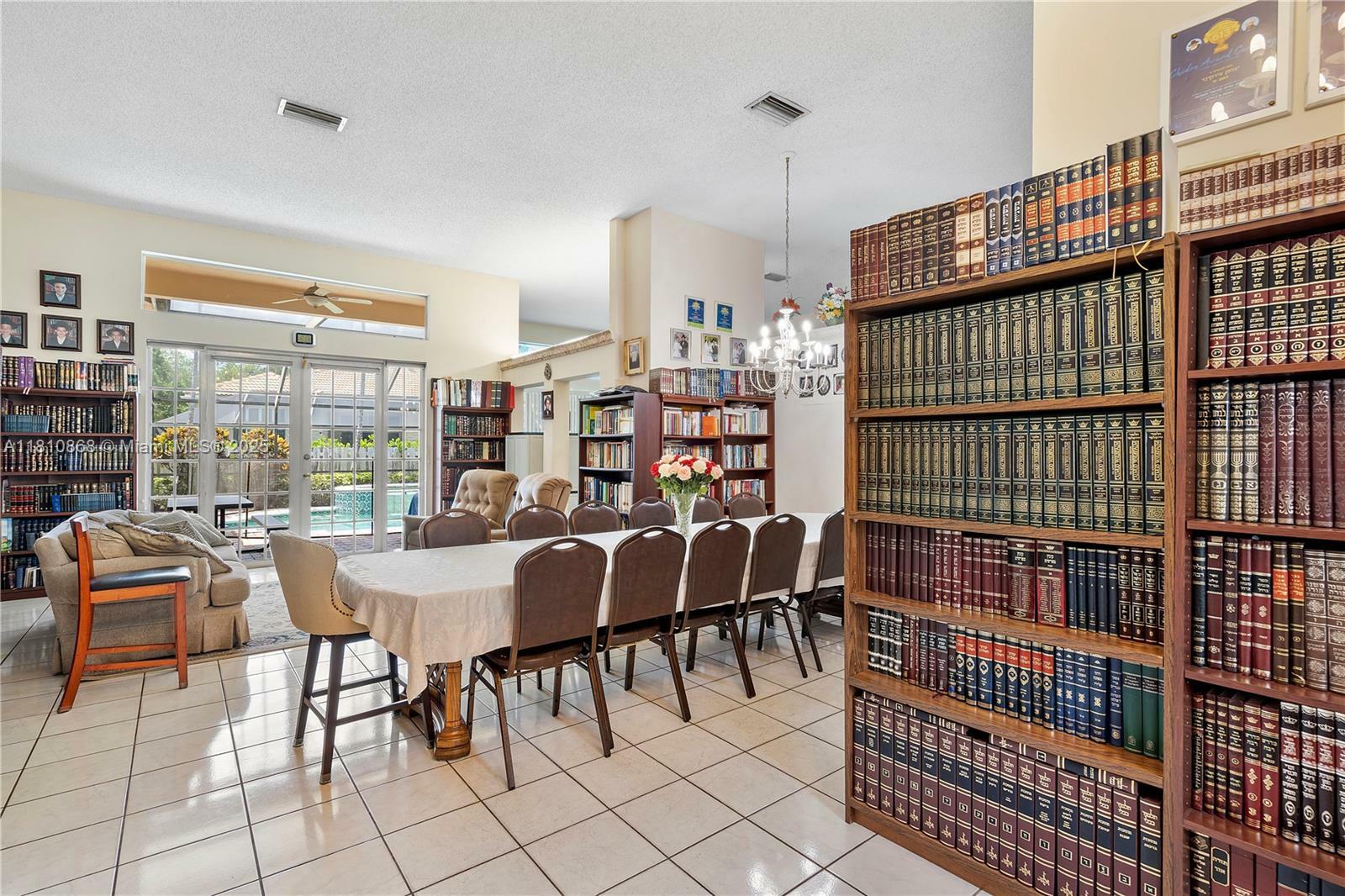 Property Photo: 1357 Camellia Ln FL 33326