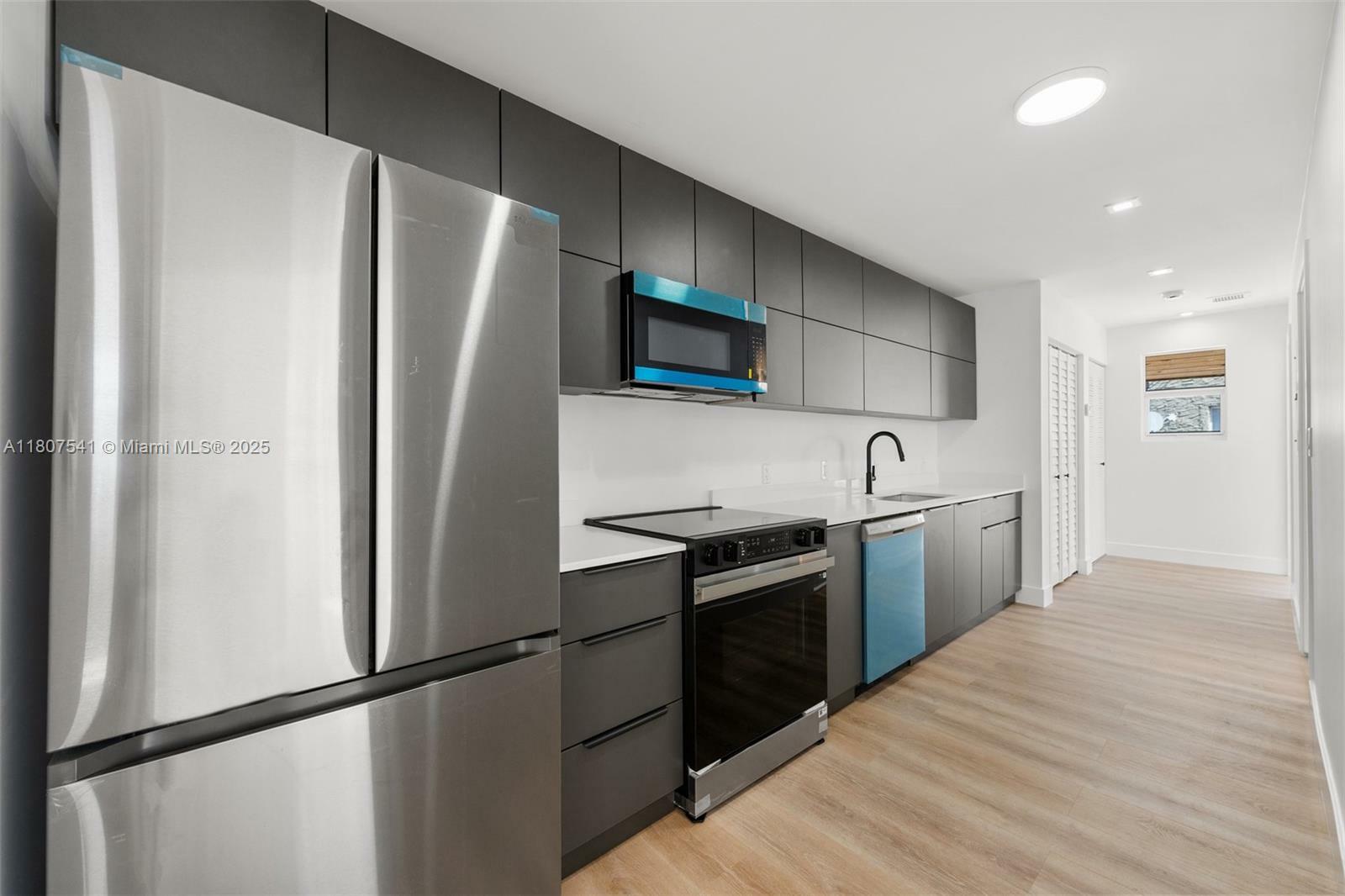 Property Photo: 403 SW 12th Ave 4 FL 33130