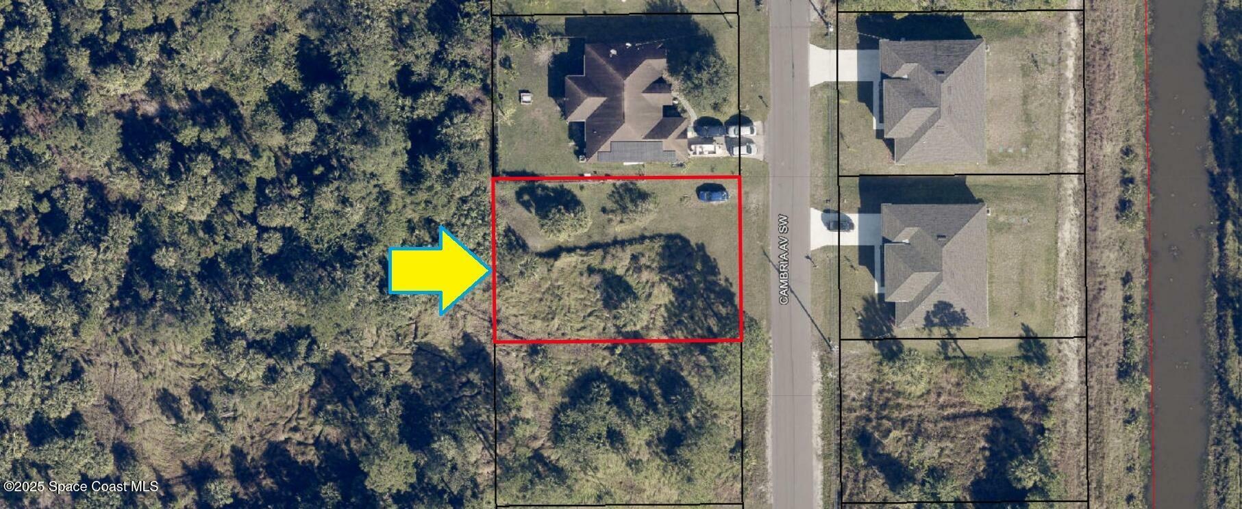 Property Photo: 3102 Cambria Avenue SW FL 32908