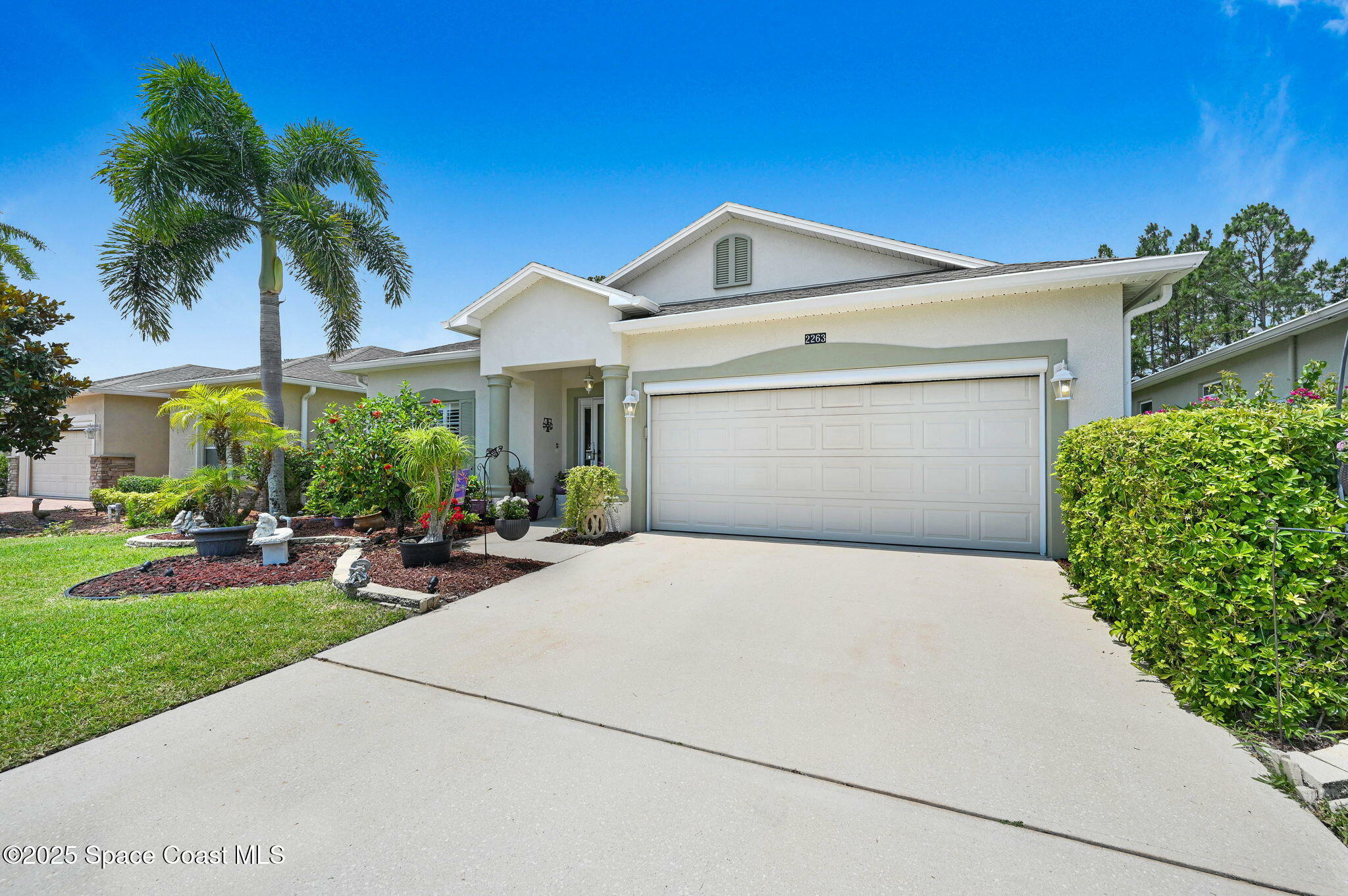 Property Photo: 2263 Chinaberry Circle SE FL 32909