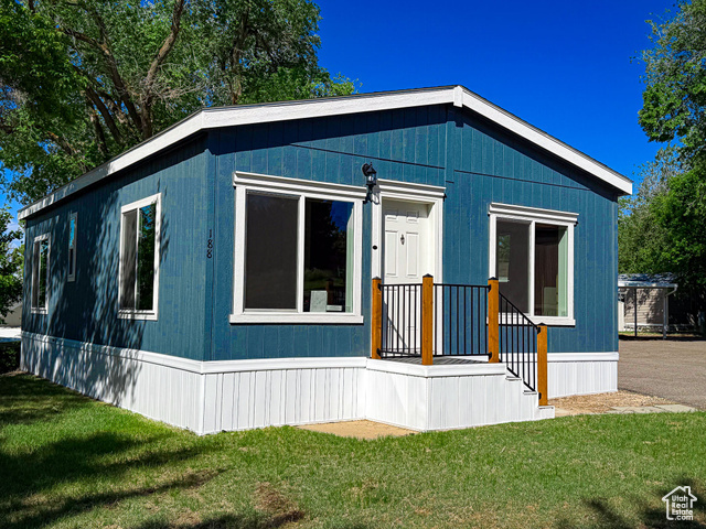 Property Photo: 188 Darlington Way UT 84041