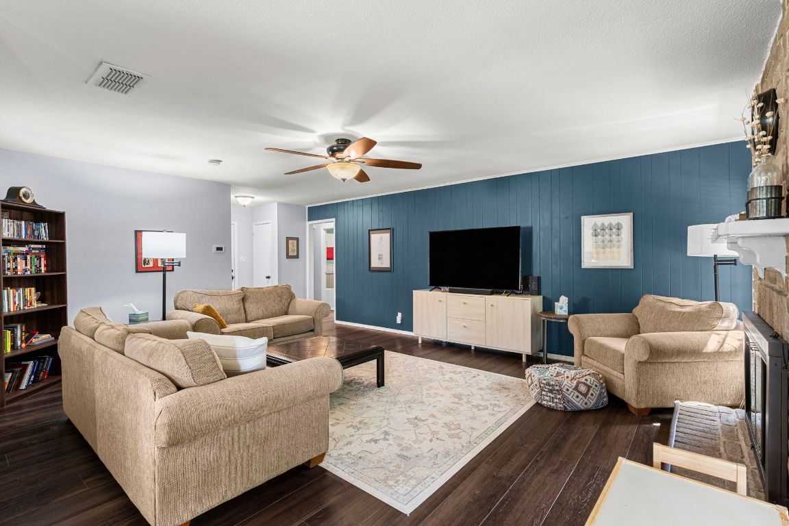 Property Photo:  907 Cactus Drive  TX 78681 