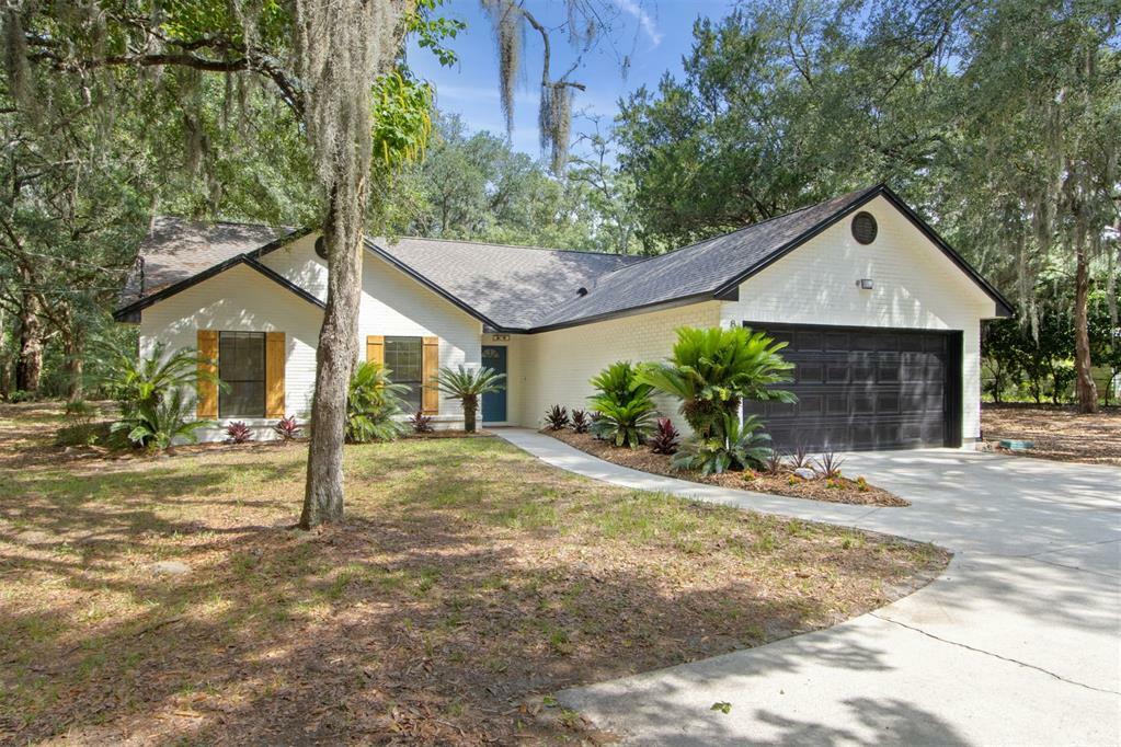 Property Photo: 86165 Debbie Road FL 32097