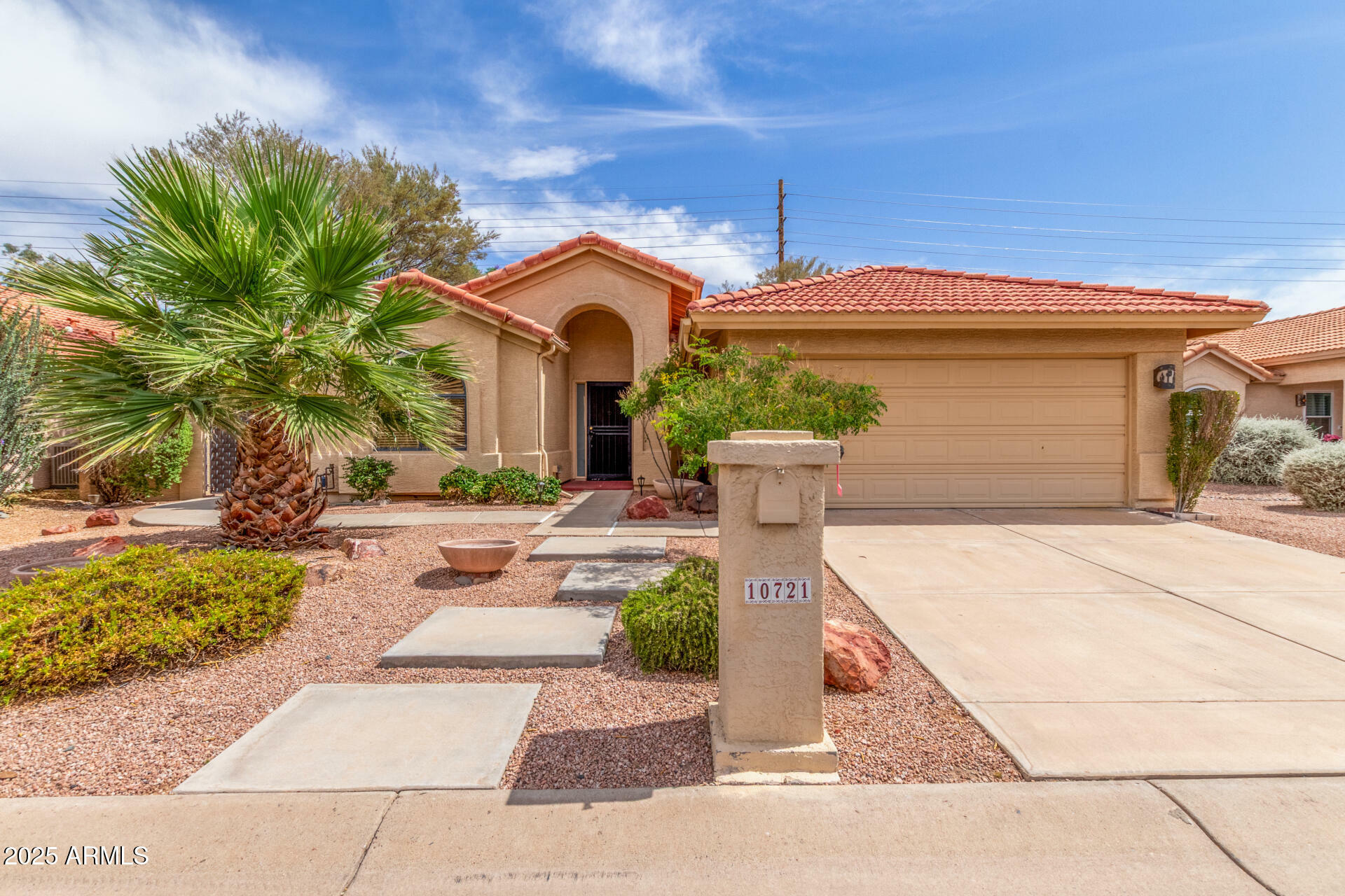Property Photo: 10721 E Coopers Hawk Drive AZ 85248