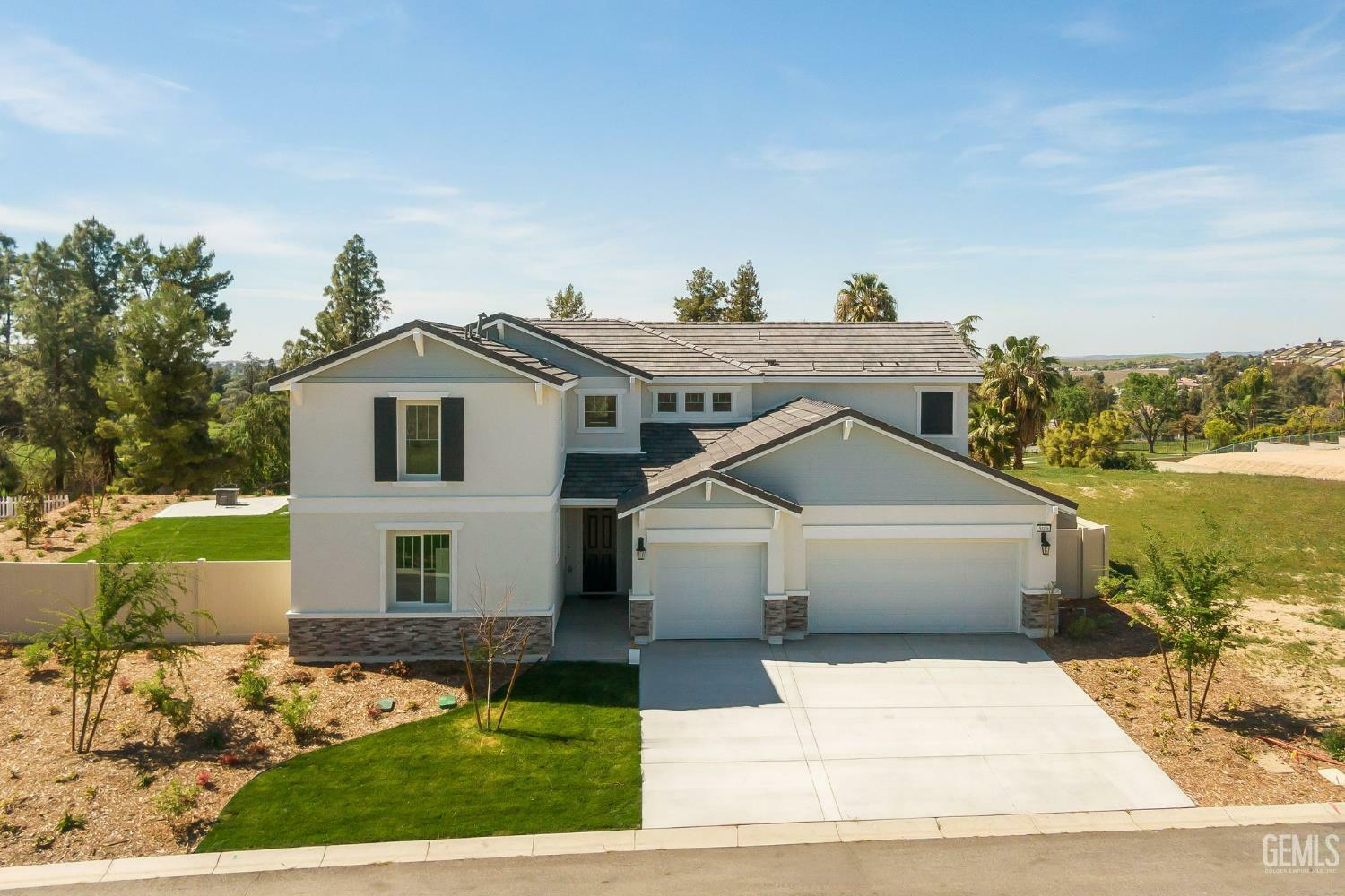 Property Photo: 5609 Levanto Street CA 93306