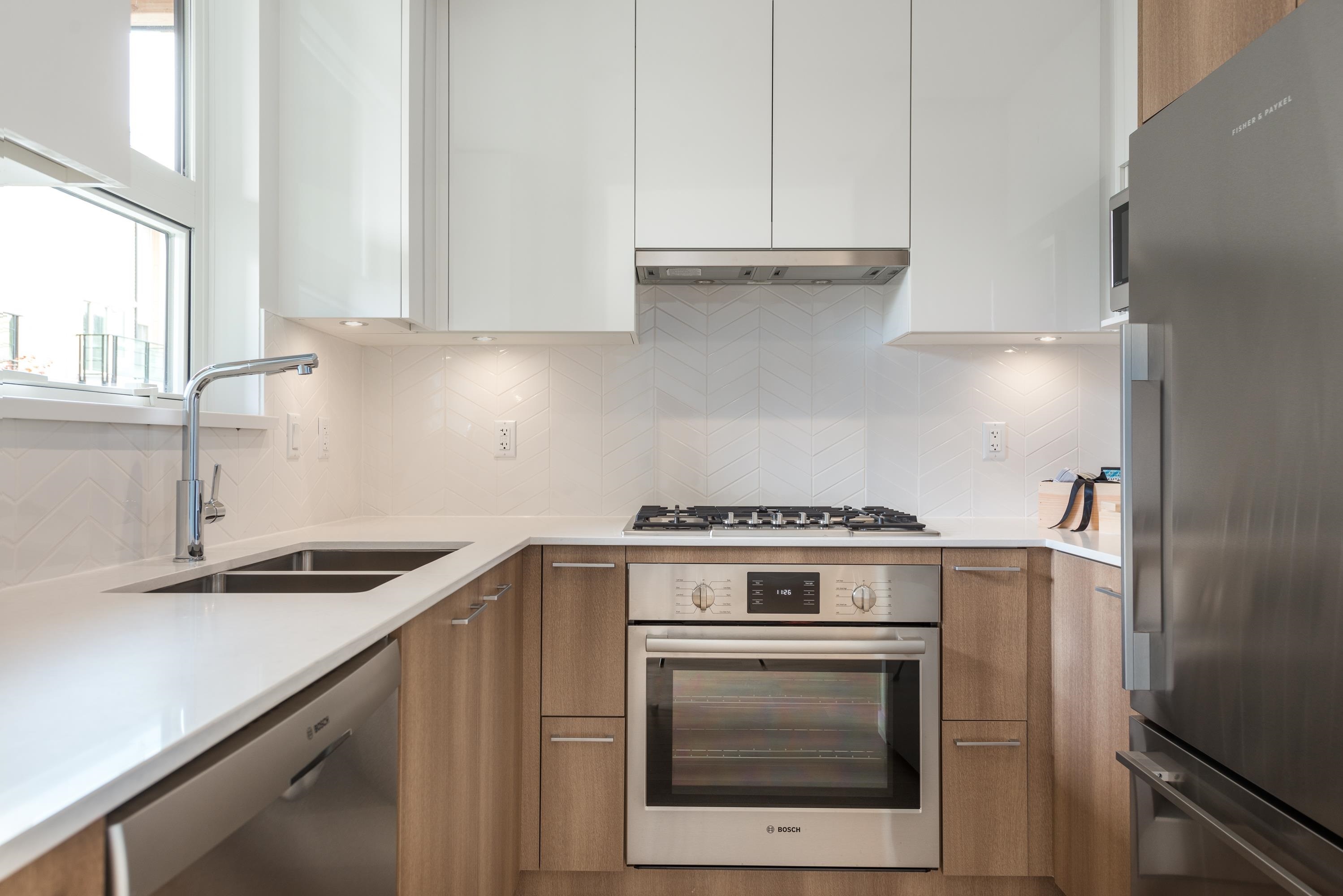 Property Photo: 715 W 15th Street 111 BC V7M 1T2