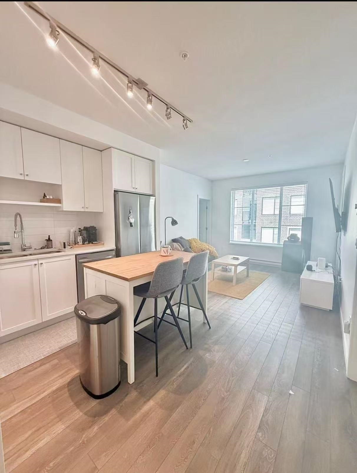 Property Photo: 15825 85 Avenue 302 BC V4N 6W9